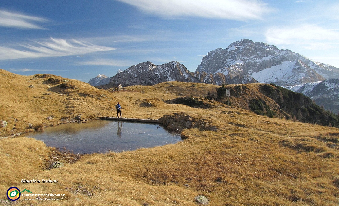 28 Scendo a rifornirmi alla sorgente....JPG